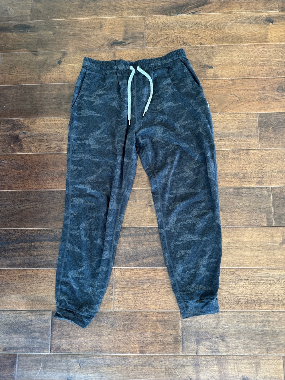 Vuori Dark Gray Camo Jogger Pants - Comfortable Everyday Wear